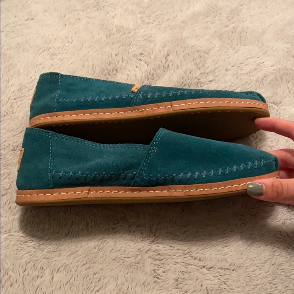Toms - Picture 4 of 7